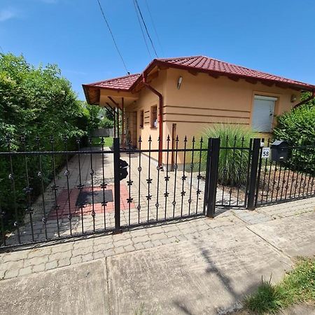 Zseki Apartman Hajduszoboszlo Exterior photo