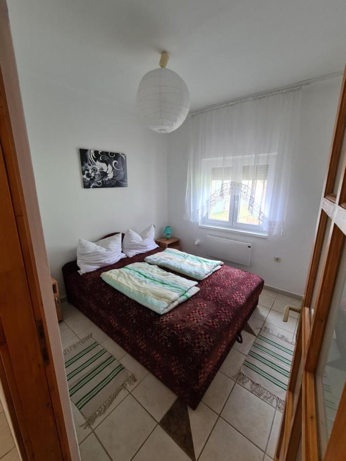 Zseki Apartman Hajduszoboszlo Exterior photo