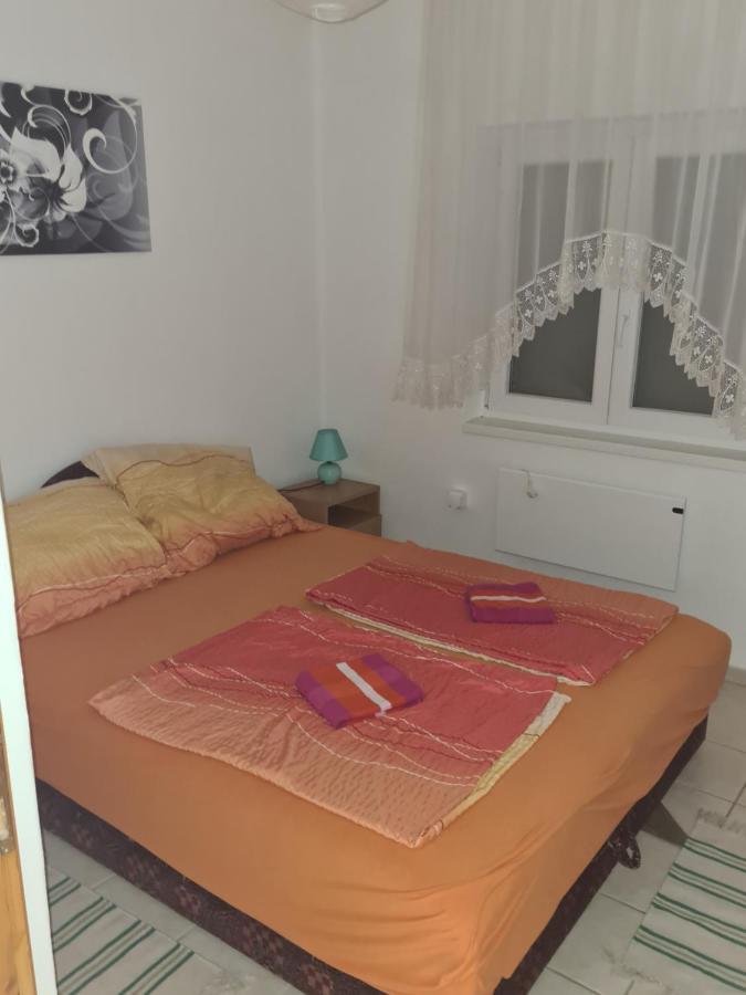 Zseki Apartman Hajduszoboszlo Exterior photo