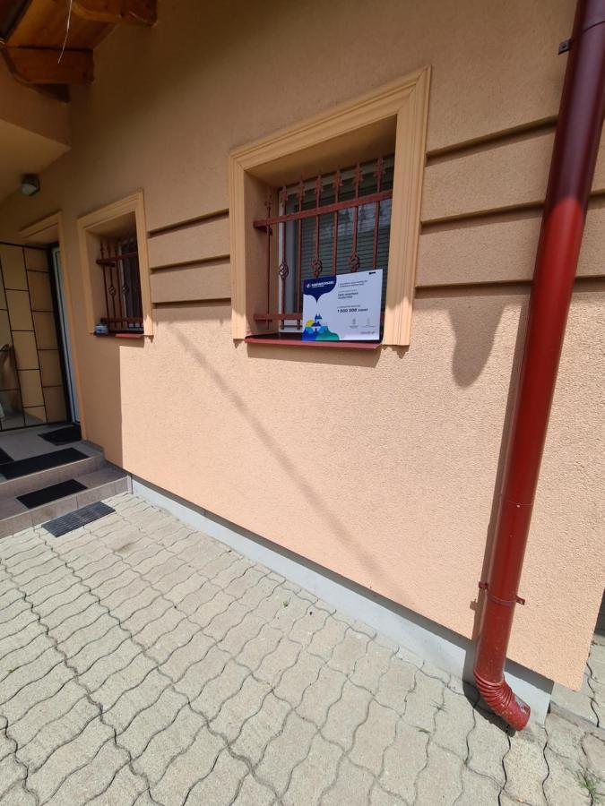 Zseki Apartman Hajduszoboszlo Exterior photo