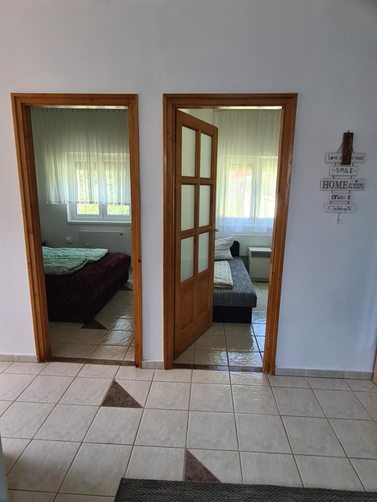 Zseki Apartman Hajduszoboszlo Exterior photo
