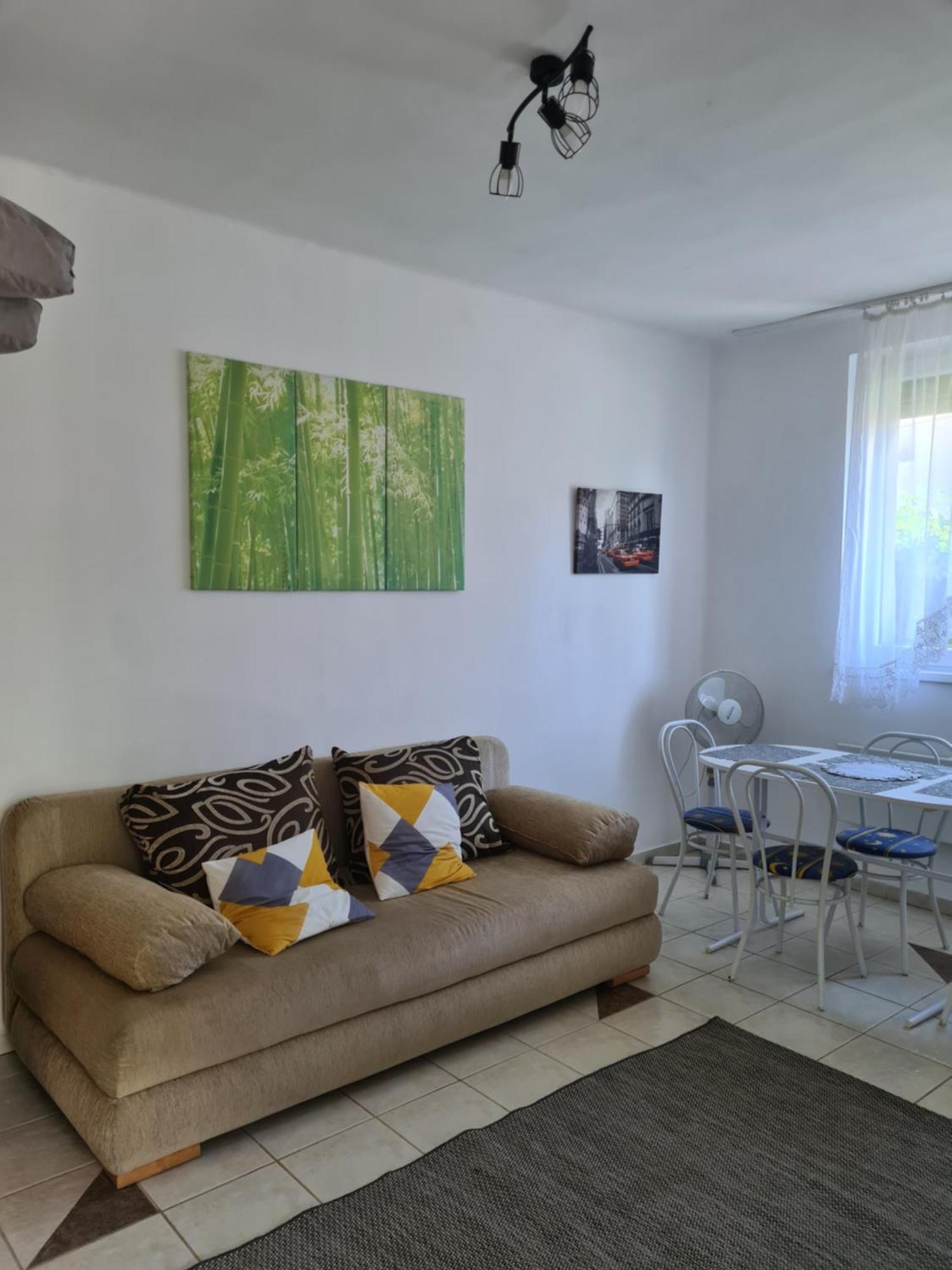 Zseki Apartman Hajduszoboszlo Exterior photo